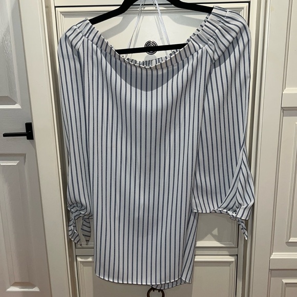 Women’s SZ M OLIVACEOUS blue and white striped off the shoulder top - Picture 1 of 7